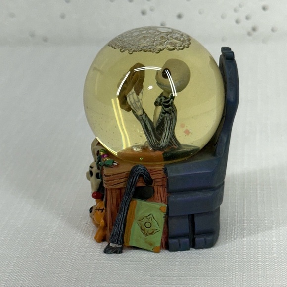 Disney Nightmare Before Christmas Jack & Zero Mini Snow Globe - Picture 8 of 13
